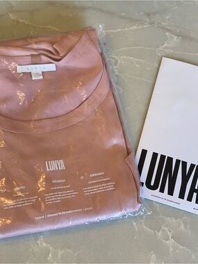 lunya washable silk tee set in serene pink
